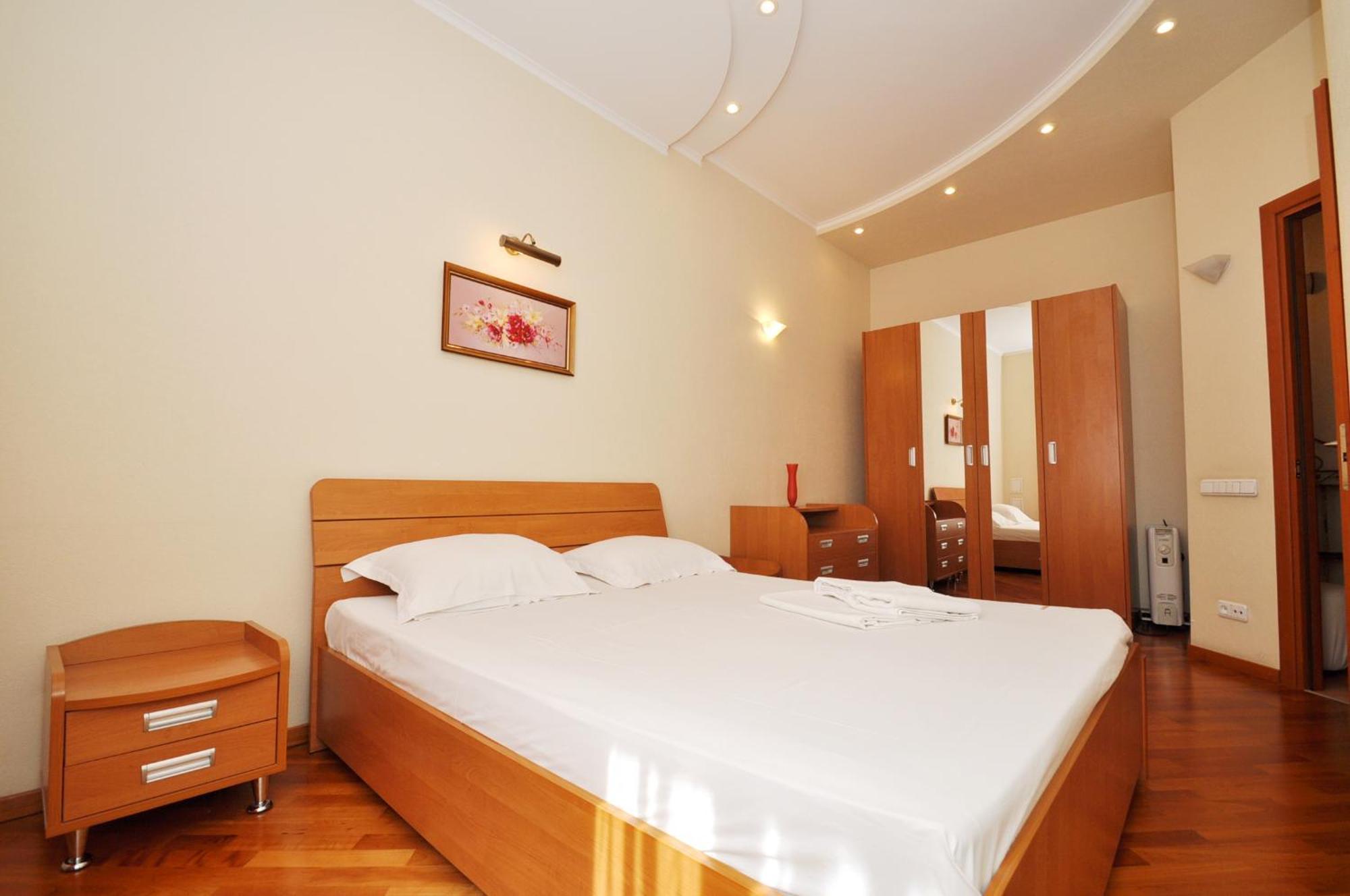 Central Apartments Kiev Dış mekan fotoğraf