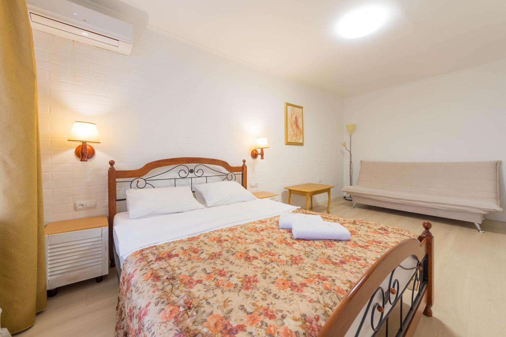 Central Apartments Kiev Dış mekan fotoğraf