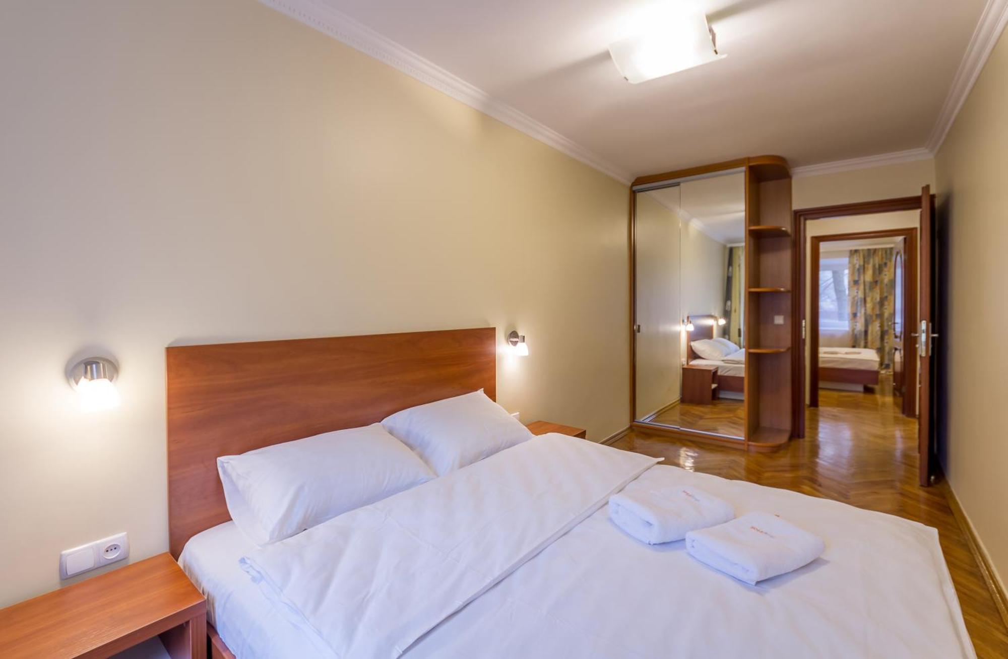 Central Apartments Kiev Dış mekan fotoğraf