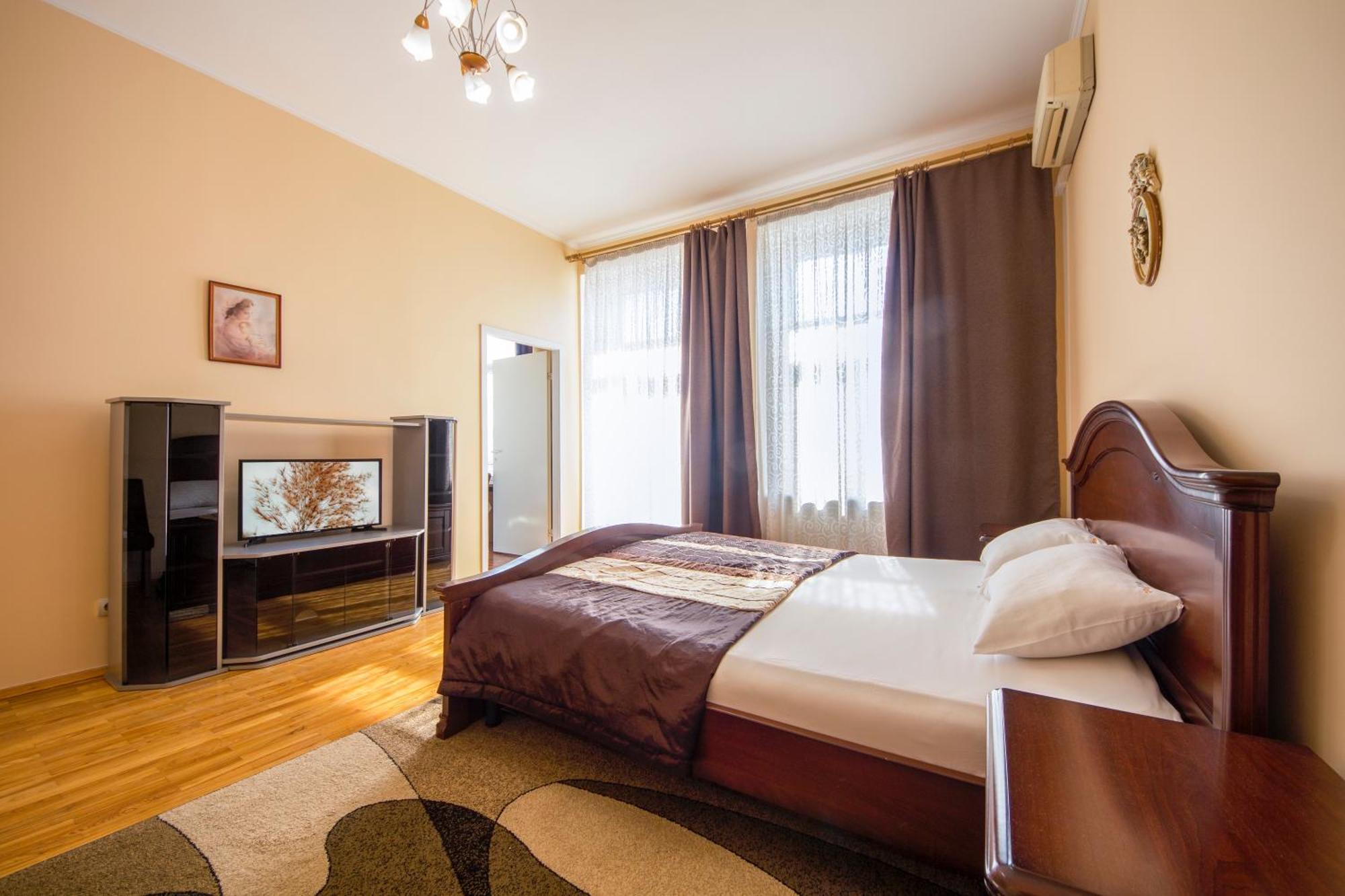 Central Apartments Kiev Dış mekan fotoğraf